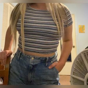 A stunning striped crop top💖